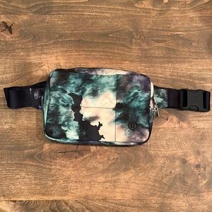 Flash Sale Lululemon Cross Body